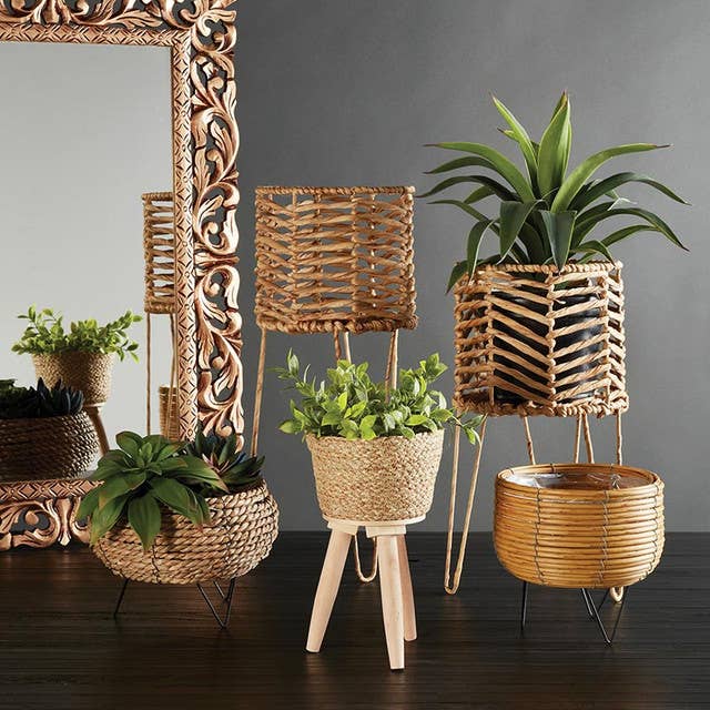 Seagrass Lined Planter with Legs