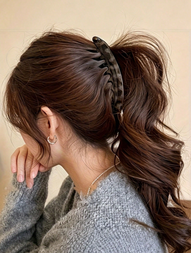 Curved Banana Hair Clip