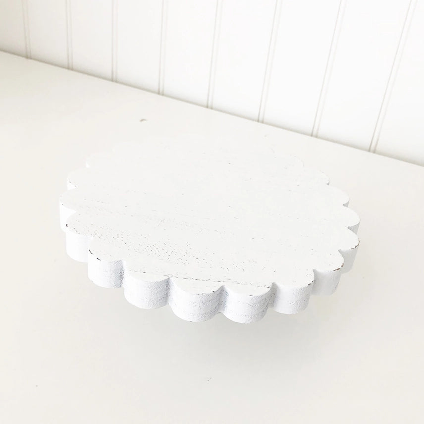 Large Scalloped Riser - White